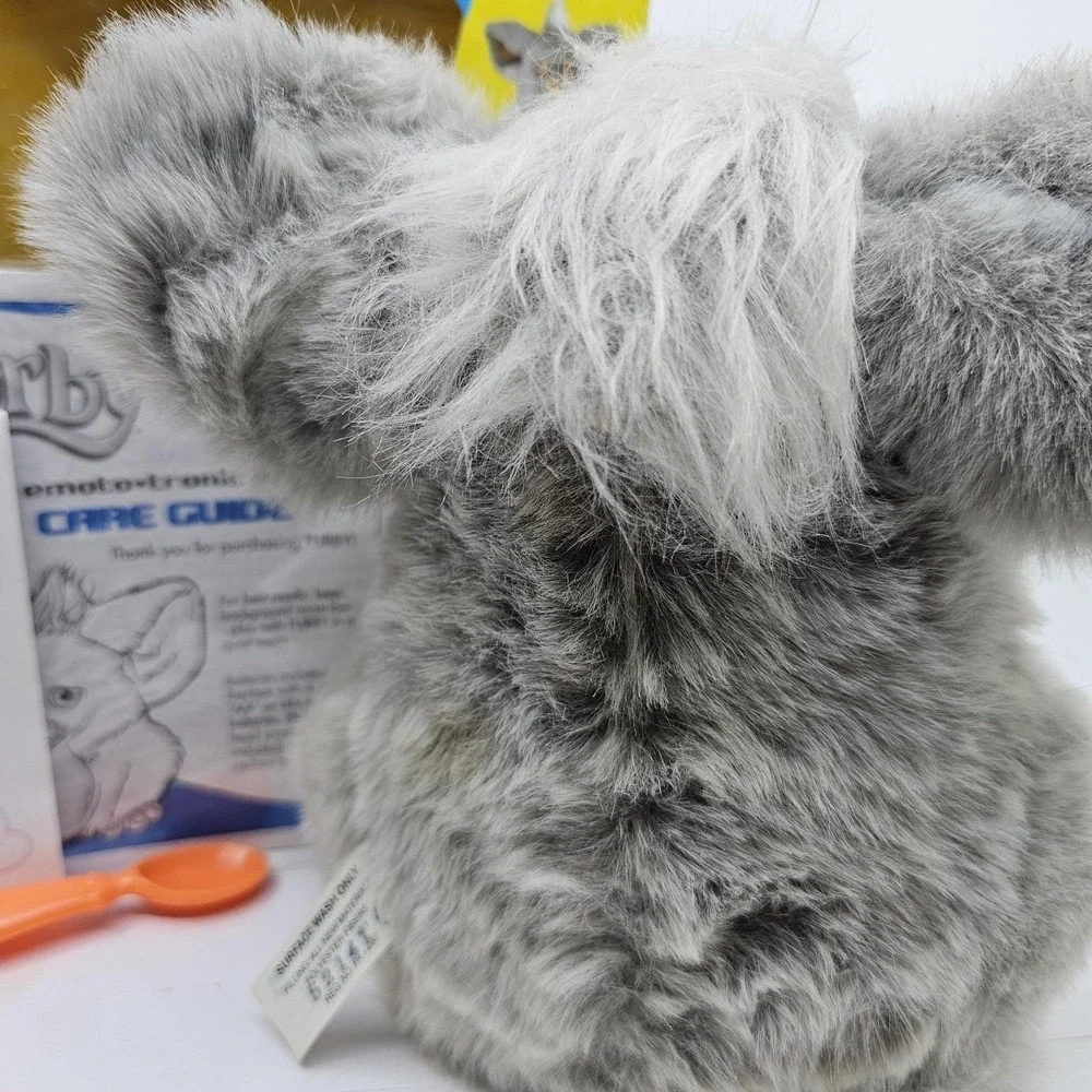 FURBY 2005 Hasbro Tiger 59294 Gray Pink Hair Blue Eyes Tested Works Excellent